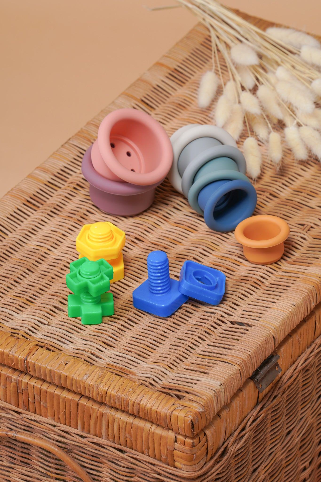 MAGNETIC ROULLETE COLOR SILICONE STACKER NUT AND SCREW